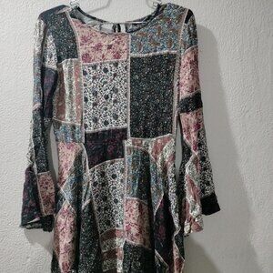 AMERICAN EAGLE OUTFITTERS -XS/TP-TUNIMINI DRESS PATTERN MACHES WINE/BLUES COLORS